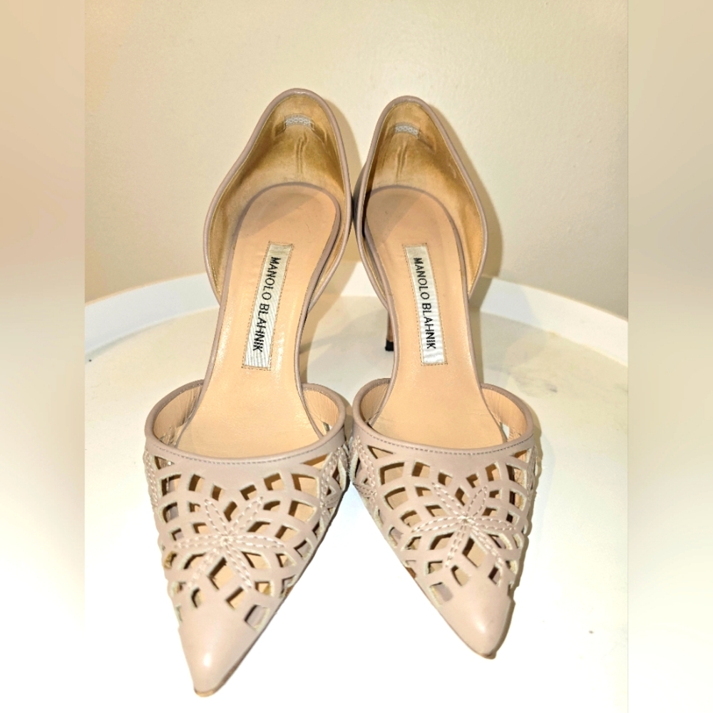 Romantic Manolo Blahnik laser cut pumps
